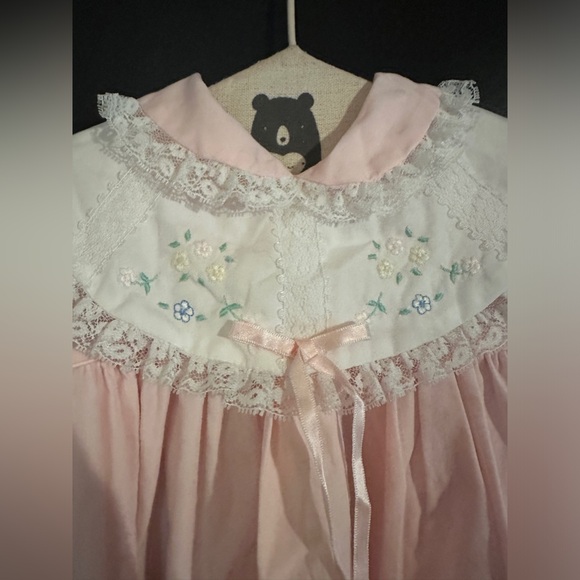 12m pink & white dress made by Baby Jogs. Lace & embroidery around the neck. - Picture 4 of 5